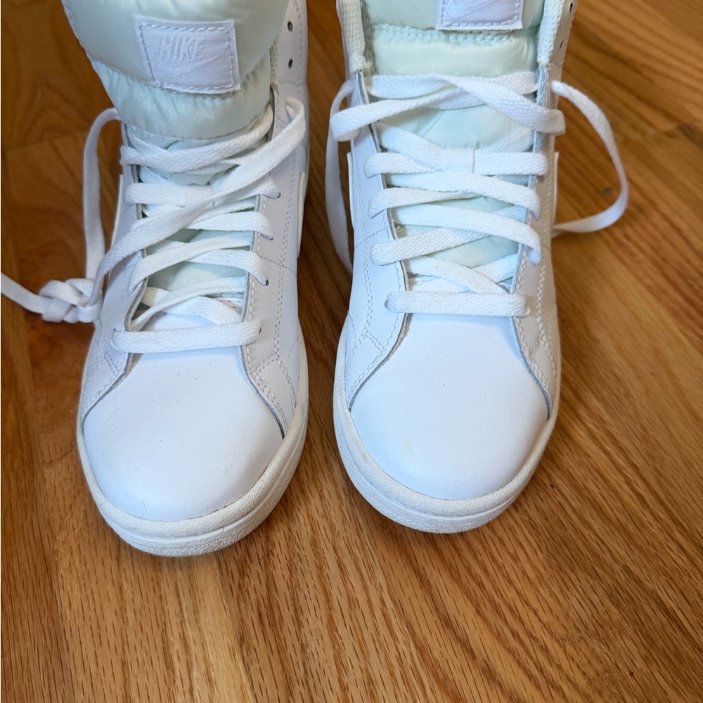 Women’s  White High-Top nike Sneakers